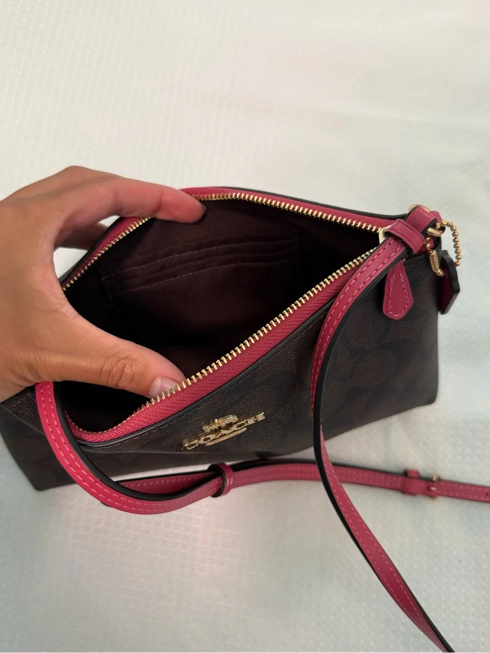 NWOT Coach Zip Top Gold/Brown Strawberry Signature Coated Canvas Crossbody 7311 - Picture 10 of 10
